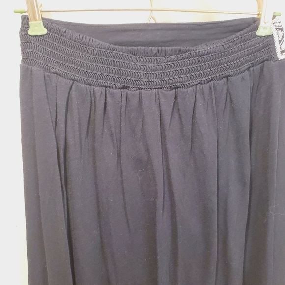 AMERICAN EAGLE OUTFITTER women's black maxi Skirt elastic Waist size XS - Picture 3 of 9